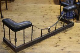 Cast iron club fender with twist supports,
