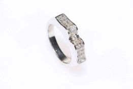 18 carat white gold two-row diamond ring