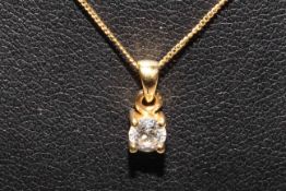 18 carat yellow gold single stone diamond pendant