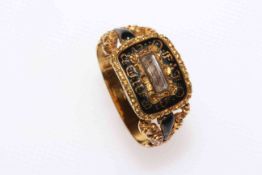 Early 19th Century 18 carat gold mourning ring,