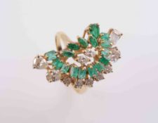 A 1980'S EMERALD AND DIAMOND RING,