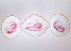 A WEDGWOOD BONE CHINA DESSERT DISH AND PAIR OF PLATES, of shell shape,