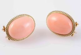 A PAIR OF CORAL EARRINGS,