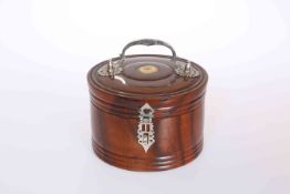 AN EARLY 19TH CENTURY TURNED ROSEWOOD BOX, possibly a necklace box, circular,