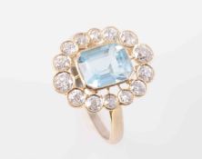 AN EDWARDIAN AQUAMARINE AND DIAMOND RING,