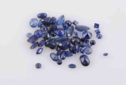 A COLLECTION OF LOOSE SAPPHIRES, of varying sizes and cuts. Total weight 17.98cts.