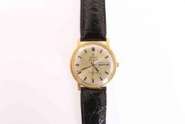 AN OMEGA CONSTELLATION 18 CARAT GOLD WRIST WATCH, the circular dial with centre sweep seconds,