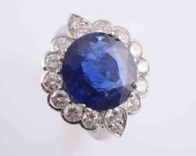 A BURMESE SAPPHIRE AND DIAMOND RING,