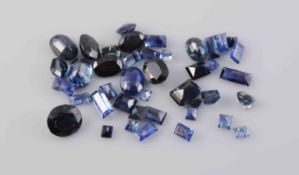 A COLLECTION OF LOOSE SAPPHIRES, of varying sizes and cuts. Total weight 18.20cts.