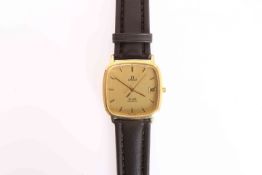 AN OMEGA DE VILLE QUARTZ WRIST WATCH, the rounded square dial with centre sweep seconds,