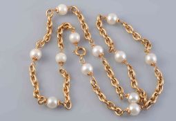 A PEARL SET NECKLACE,