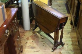 Victorian mahogany Sutherland table on turned legs