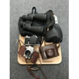 A tray containing vintage cameras by Illford,