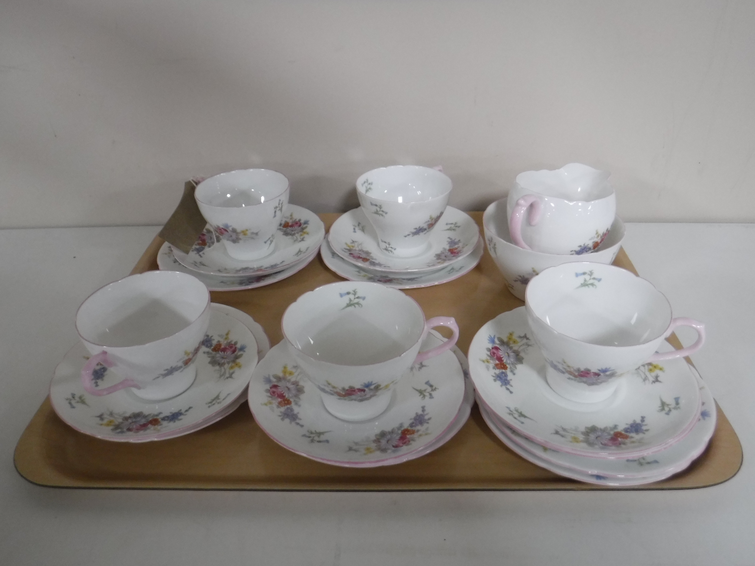 A tray of nineteen pieces of Shelley bone china pattern 2304