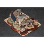 A tray containing nine Border Fine Arts figures,