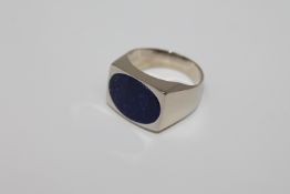 An 18ct white gold ring set with bluejohn, size P/Q, 8.4g.