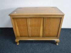 An oak blanket box