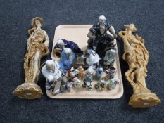 A tray of Japanese figures