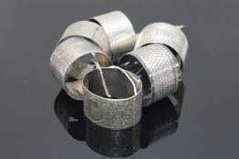Six solid gauge silver napkin rings (6)
