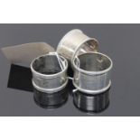 Three heavy gauge silver napkin rings (3)