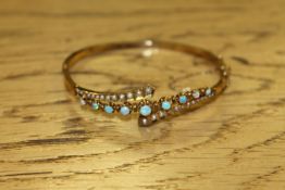 A 9ct gold Edwardian bracelet set with opals and seed pearls, 6.5g.