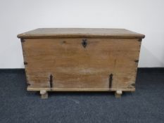A continental oak blanket box