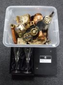 A box of assorted brass and copper ware,