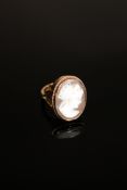 A 9ct gold cameo ring, size L CONDITION REPORT: 4.
