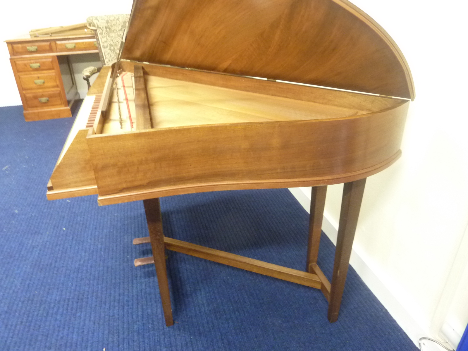 Robert Goble spinet / harpsichord, walnut veneer body with boxwood keys, - Bild 4 aus 27