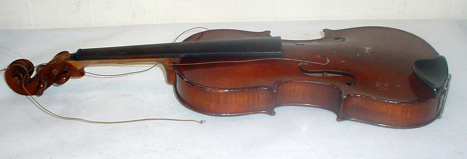 Antique full size violin, the two piece 14" back impressed "Solo", no label, as found, - Bild 11 aus 14