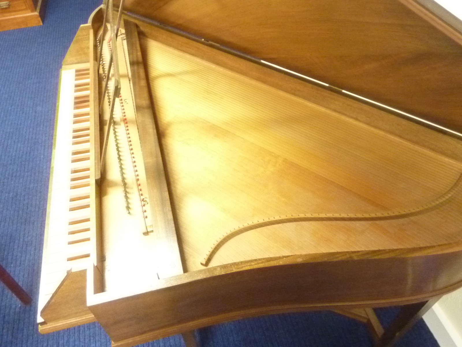 Robert Goble spinet / harpsichord, walnut veneer body with boxwood keys, - Bild 15 aus 27