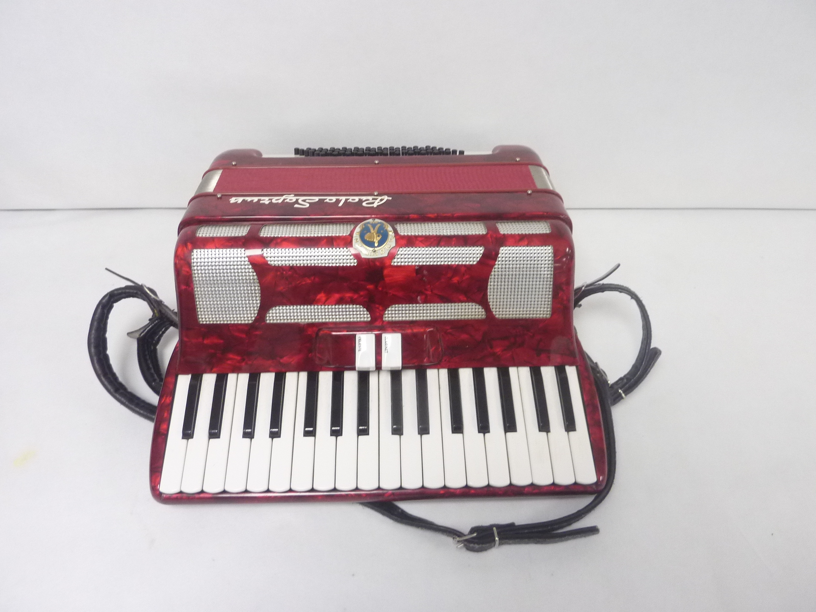 Paolo Soprani thirty-four key, seventy-two bass piano accordion, in marbled red, - Bild 2 aus 7