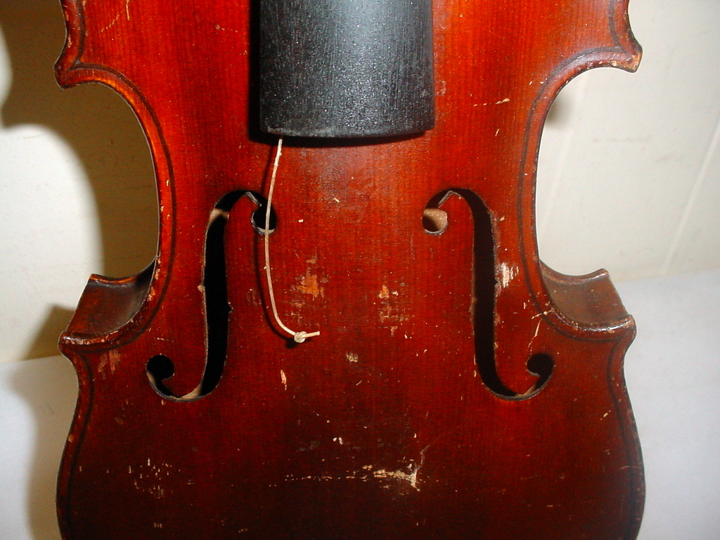 Antique full size violin, the two piece 14" back impressed "Solo", no label, as found, - Bild 9 aus 14