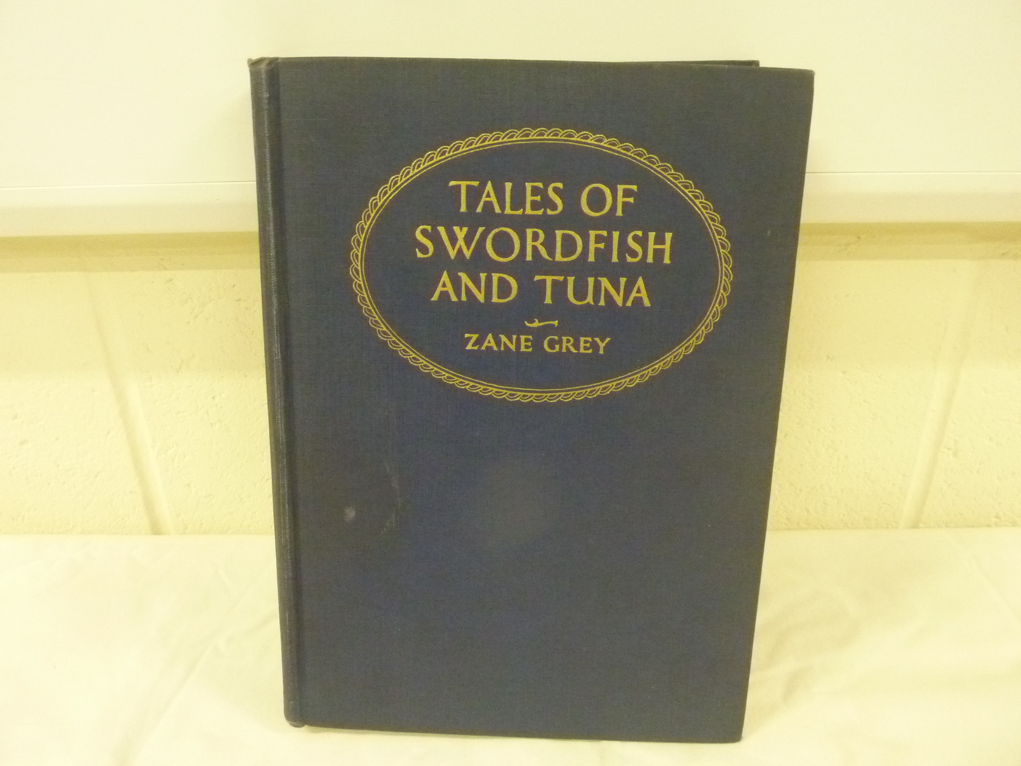 GREY ZANE. Tales of Swordfish & Tuna. Illus. Quarto. Orig. blue cloth gilt. 1927. - Image 2 of 2