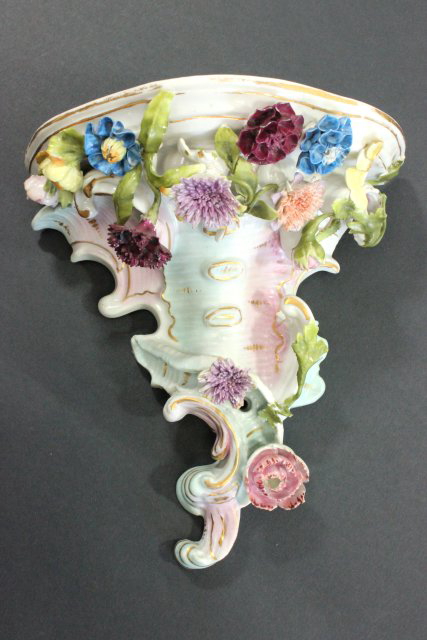 Pair German Porcelain Wall Brackets - Image 4 of 6