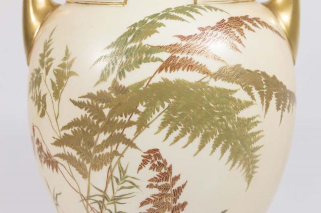 Royal Worcester Vase - Image 3 of 7