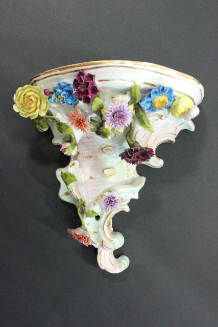 Pair German Porcelain Wall Brackets - Image 2 of 6