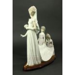 Lladro Porcelain Figurine "Here Comes the Bride"