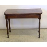 Mahogany Victorian turn top tea table on turned supports 75x105x210 cm