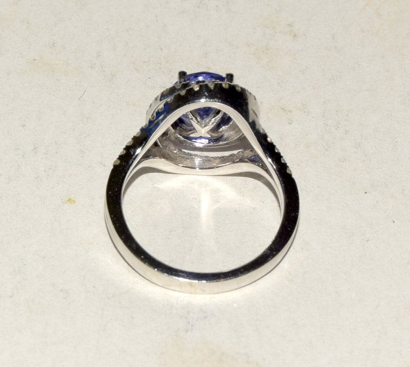 14ct White gold 1/2 White diamond 2.26 cttw Tanzanite ring - GH - S11. Bought on Board Queen - Image 3 of 6