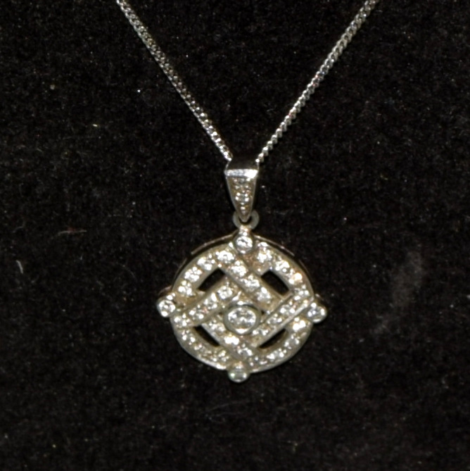 18ct white gold Diamond pendant necklace on 9ct white gold chain hallmarked 0.6ct dia - Image 2 of 5