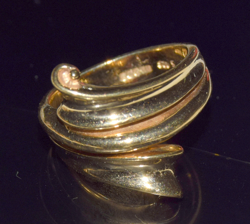 9ct gold Ladies Double twist ring size N 9.4gm - Image 2 of 4