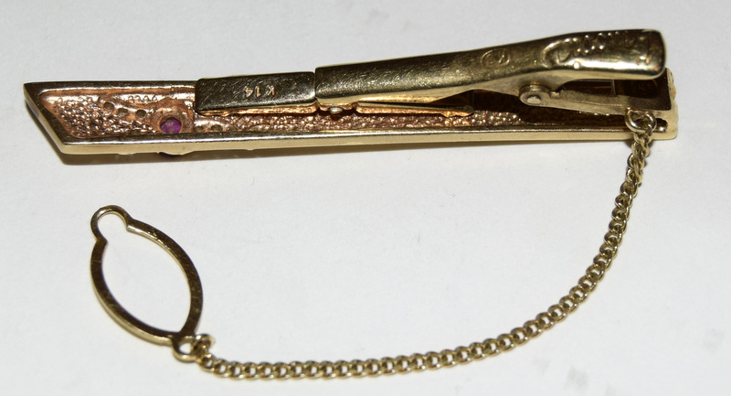 14ct gold tie clip set with diamonds and ruby - Image 3 of 7