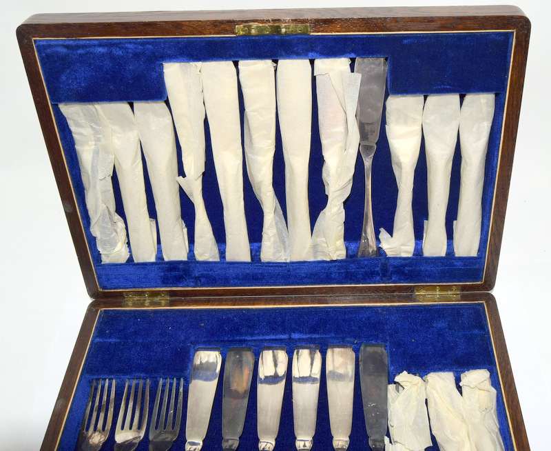 Boxed set of fish knives and forks - Image 3 of 5