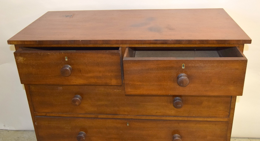 Victorian mahogany 2/3 chest of drawers with bun handles. 103 x 105 x 50cm - Image 2 of 6