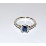 18ct White Gold Sapphire and diamond ring of approx 1.1ct. Size M