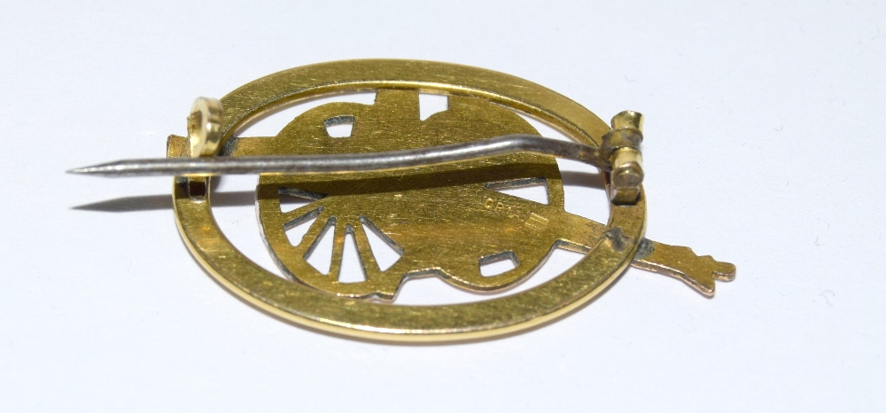 Yellow metal test gold Artillery broach - Image 2 of 4