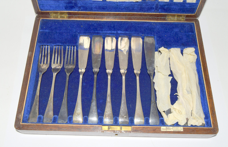 Boxed set of fish knives and forks - Image 2 of 5