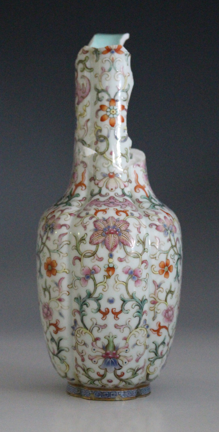 A Chinese Imperial famille rose enamelled porcelain vase, Qianlong or Jiaqing mark and of the - Image 8 of 8