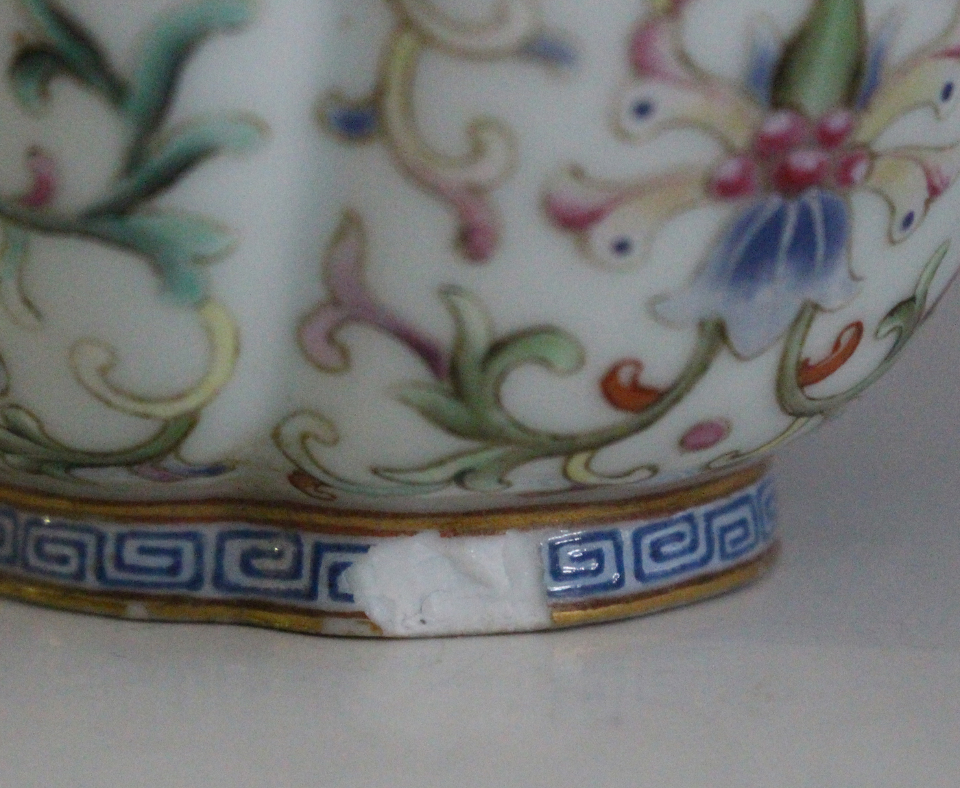 A Chinese Imperial famille rose enamelled porcelain vase, Qianlong or Jiaqing mark and of the - Image 4 of 8